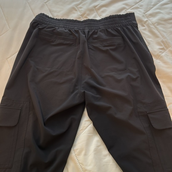 Athleta Chelsea Cargo, size 10 worn a few times . Excellent like new condition. - Picture 6 of 10